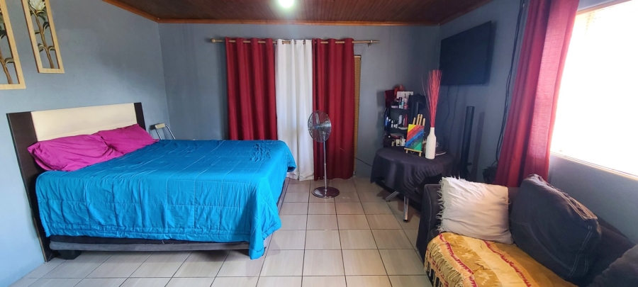 4 Bedroom Property for Sale in Sunbird Park Western Cape